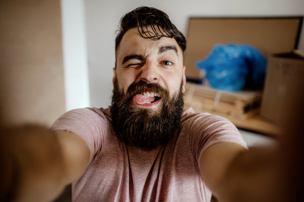 对顾客微笑图片下载