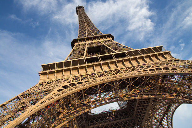 巴黎的埃菲尔铁塔。法国。埃菲尔铁塔由工程师古斯塔夫·埃菲尔于1887-1889年建造，作为1889年世界博览会的入口。图片下载