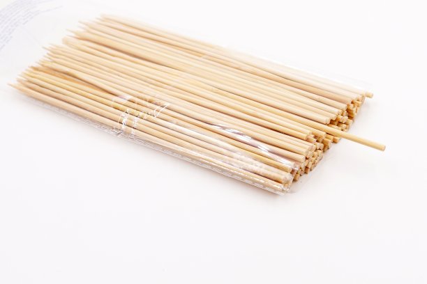 烤或烧烤用的烤肉串图片下载
