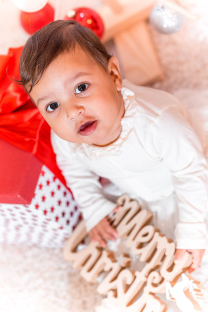 圣诞节的小女孩图片下载