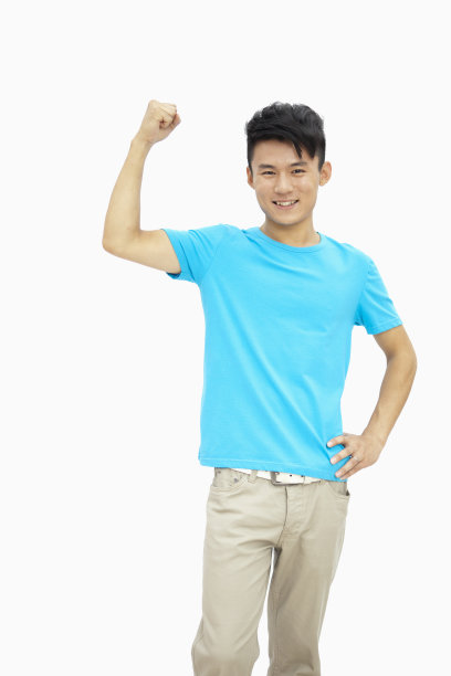 展示肌肉的中国男人图片下载