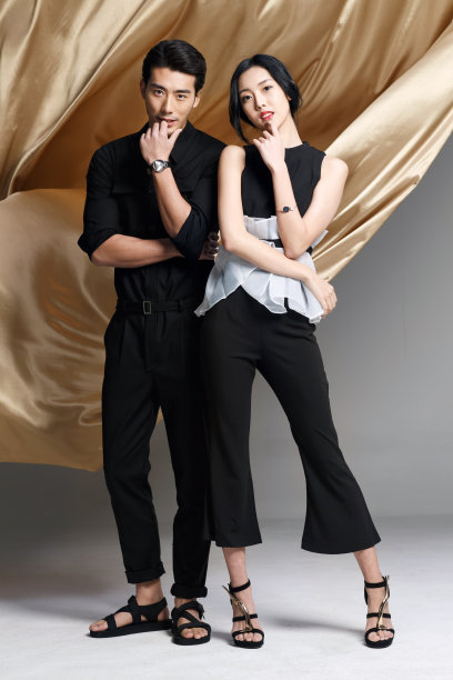 时尚青年情侣图片下载