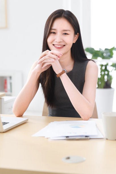 员工图片素材ID：327742230