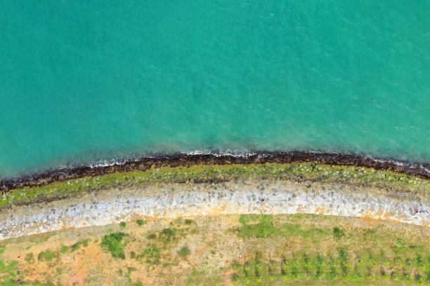 水域边缘图片下载