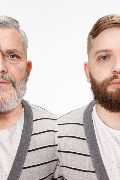 一个老人和一个年轻人的两幅肖像的拼贴画。拉皮、抗衰老、护肤理念。Conparison图片下载