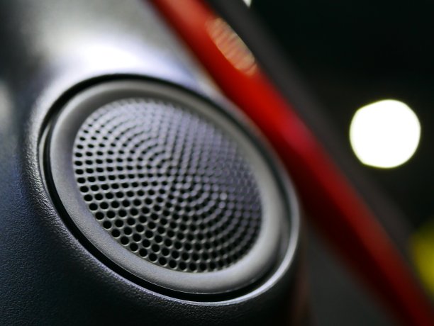 汽车高音喇叭在门口图片下载