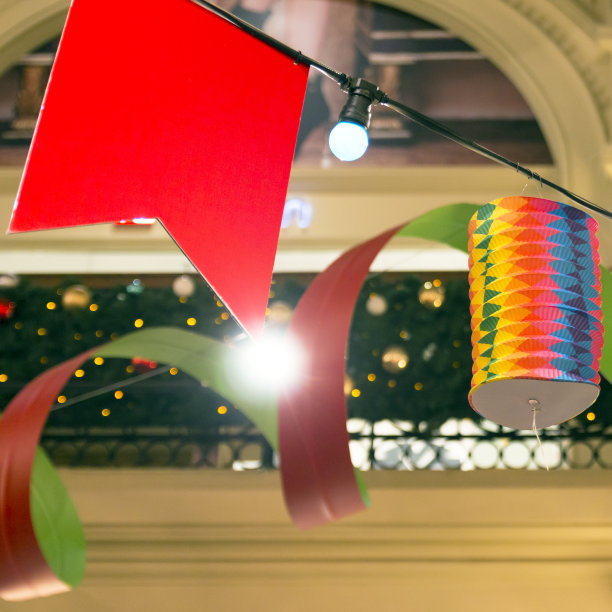 Сhristmas装饰品:花环、蛇形花纹、玩具、旗子、灯笼图片下载