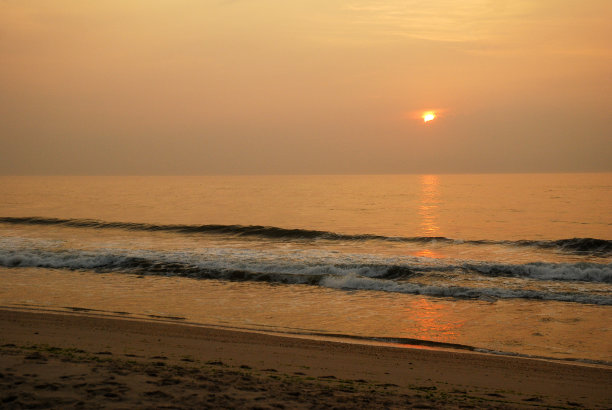 朦胧的日出图片下载