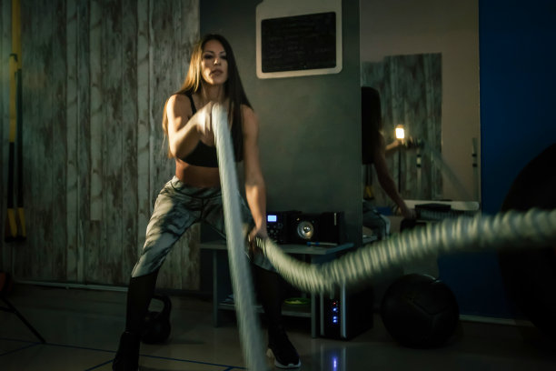 绳索在健身房图片下载