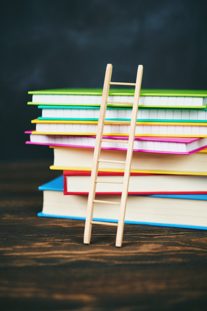 教育的概念。用梯子叠书图片下载