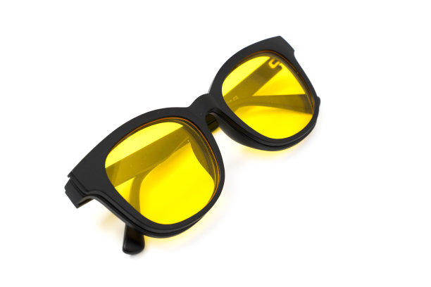 飞行员黄色太阳镜孤立在白色背景图片下载