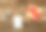 顶部视图2019年新年决心清单，对新的生活方式的愿望写在笔记本咖啡和礼品盒上的复古桌子背景的梦想和目标的幸福愿望和动力概念。图片下载
