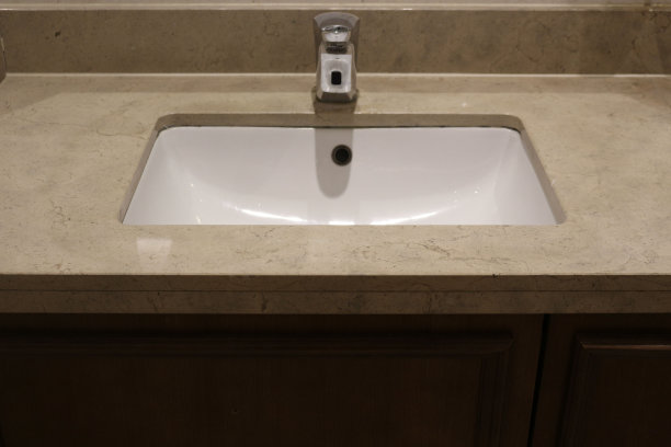 韩国一家百货公司的干净脸盆图片下载