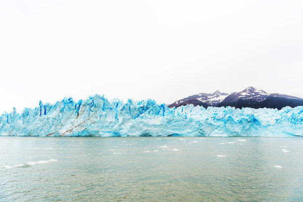 阿根廷巴塔哥尼亚的莫雷诺冰川。文本复制空间图片下载