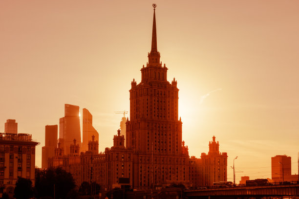 日落时分的乌克兰酒店，莫斯科，俄罗斯图片下载