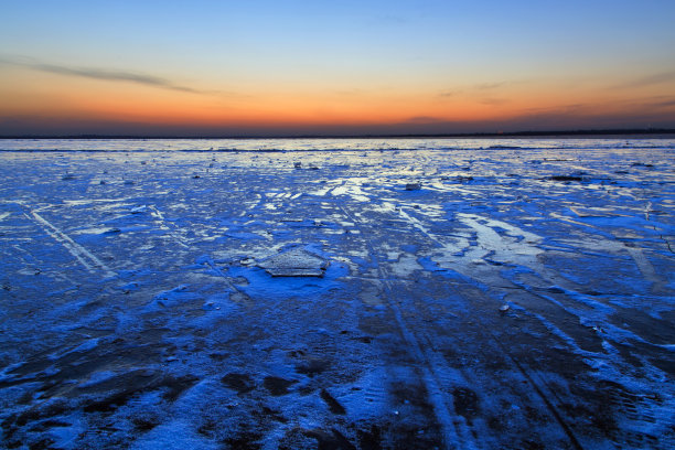 冻湖图片下载