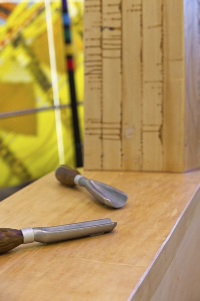 玩具马上的木工工具图片下载