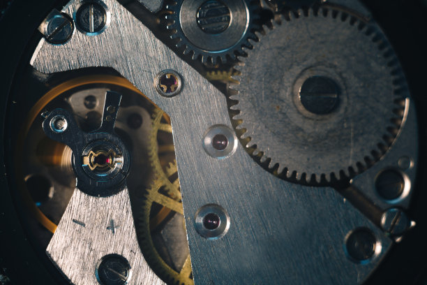 开手手表移动机构宏观极端特写。时间是运行的概念形象图片下载