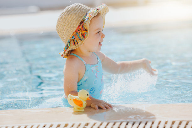 婴儿游泳照片素材专题