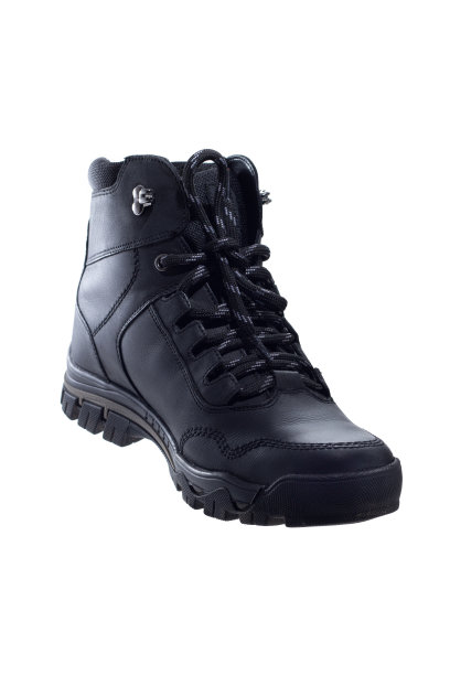 冬季黑色靴子孤立在白色背景上图片下载