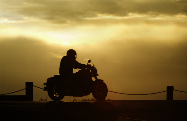 日落骑图片下载