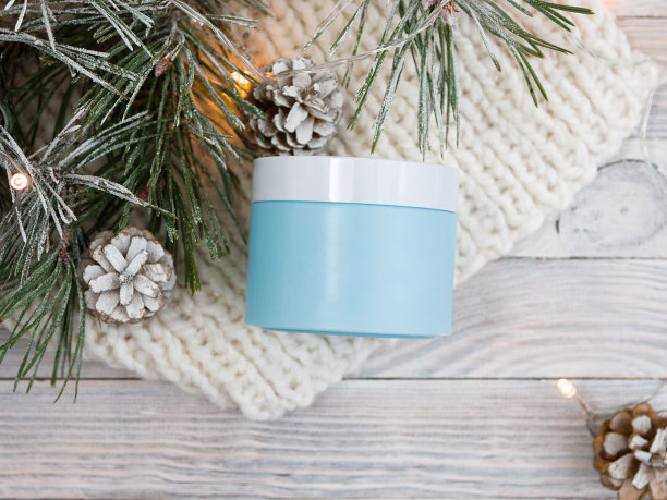 干净的瓶子里化妆品。图片下载