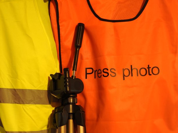 黄色和橙色背心，欧洲，新闻照片，设备图片下载