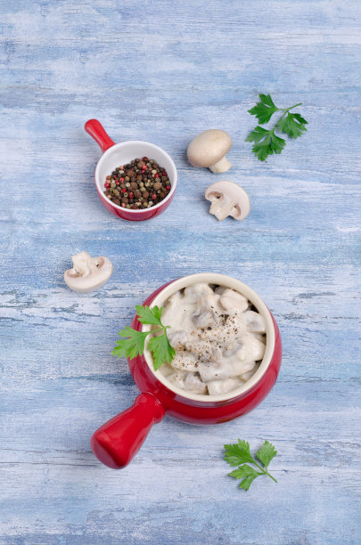 蘑菇片和肉图片下载