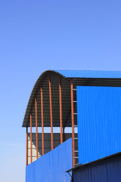 蓝色波纹板车间，特写照片图片下载