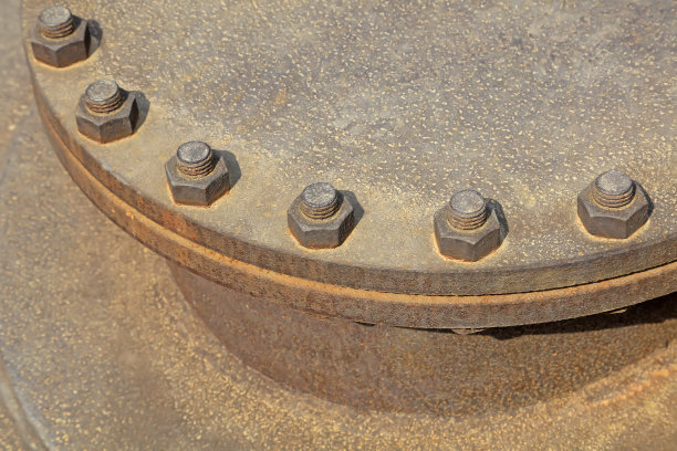 在工厂里氧化金属零件接头，特写照片图片下载