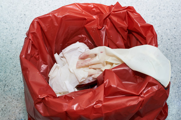 手术室里的红色手术垃圾桶图片下载