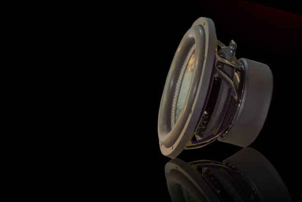 扬声器技术与背景分离。声音的烟雾。图片下载