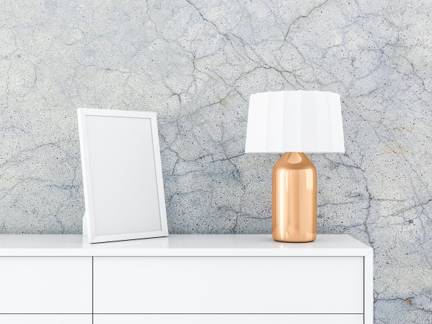 白色相框模型在书桌上的台灯，粘贴你的照片，相框图片下载