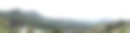 晨雾缭绕在山峰上的自然景观。绿色山谷的背景，雾蒙蒙的戏剧性的天空。全景地平线透视风景山西班牙北部的山顶。旅游概念模型图片下载