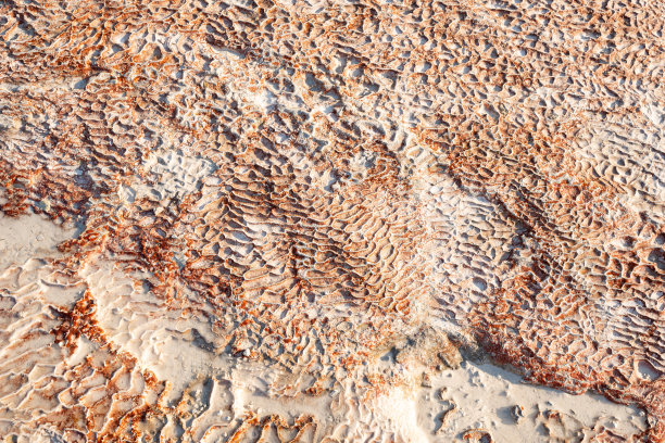 波浪状的石头纹理图片下载