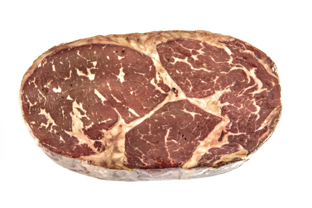 白底腌的生牛排图片下载