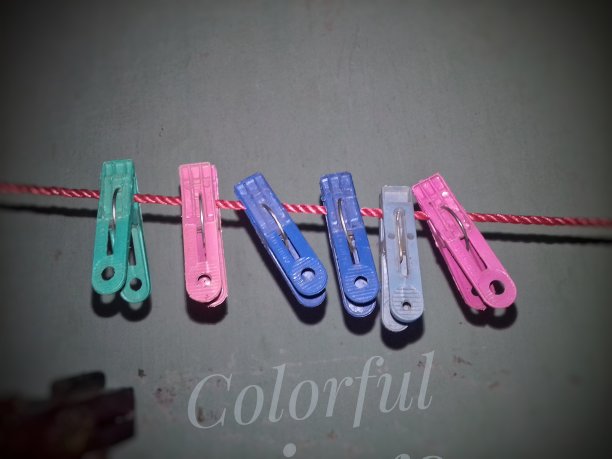 用来夹布的彩色工具图片下载