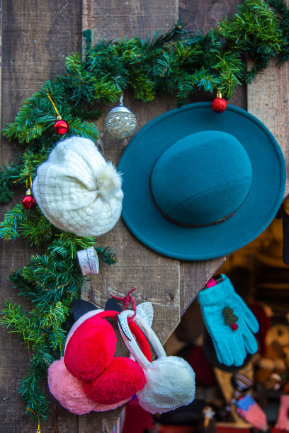 橱窗店外保暖衣服图片下载