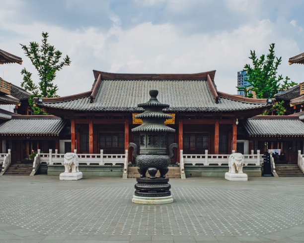 香积寺入口，有香炉，中国杭州图片下载