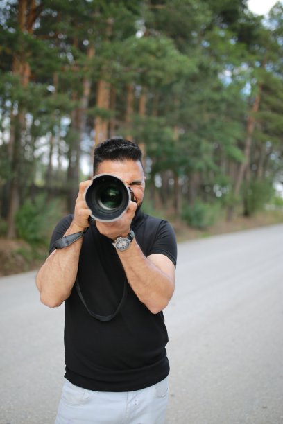 摄影师大自然中的男人图片下载