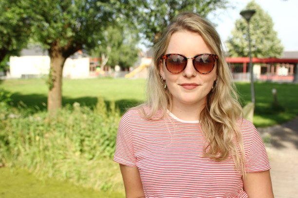 白人以外的女人图片下载