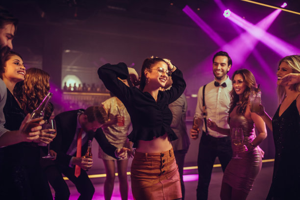 彻夜狂舞图片下载