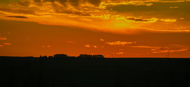 农场里的日落图片下载