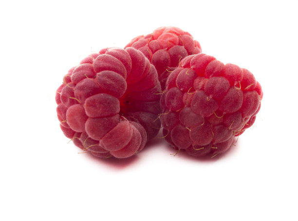 3个红覆盆子孤立在白色背景上图片下载