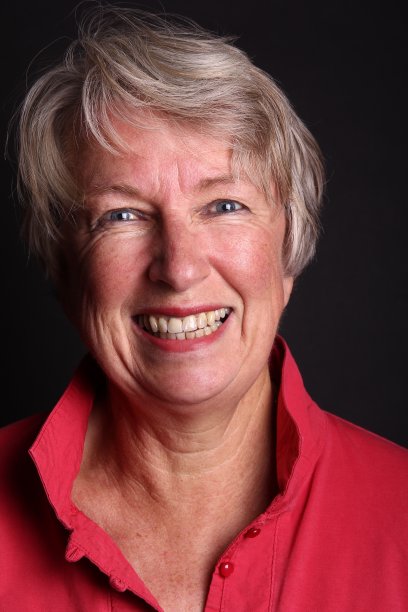 年长的白人女人图片下载