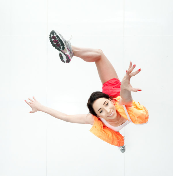 女舞者的正上方图片下载