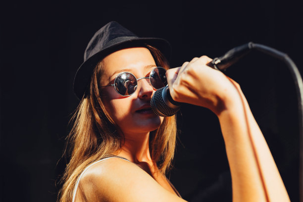 女歌手图片下载