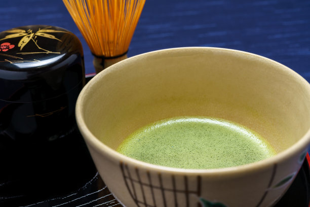 日本传统茶具与抹茶绿茶图片下载