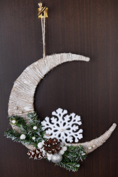 自制的乡村风格圣诞花环图片下载