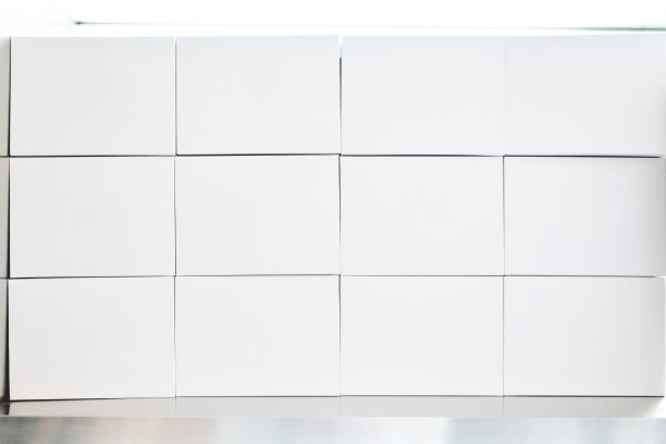 3 × 4排列的白色纸盒堆。容易放置您的产品标志。图片下载